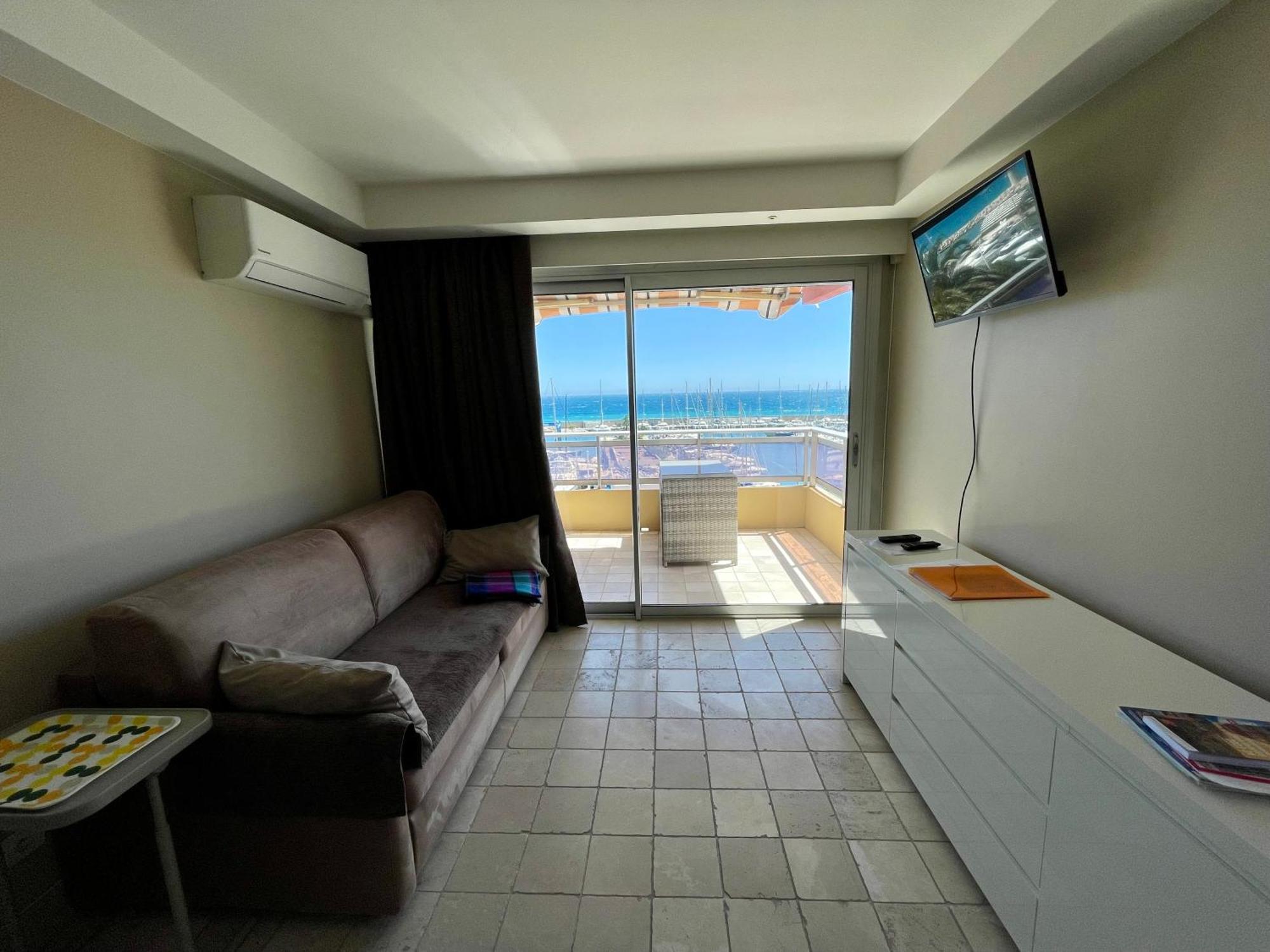 Superbe Appartement En Bord De Mer, Pres Du Centre Et Des Plages Menton Bagian luar foto