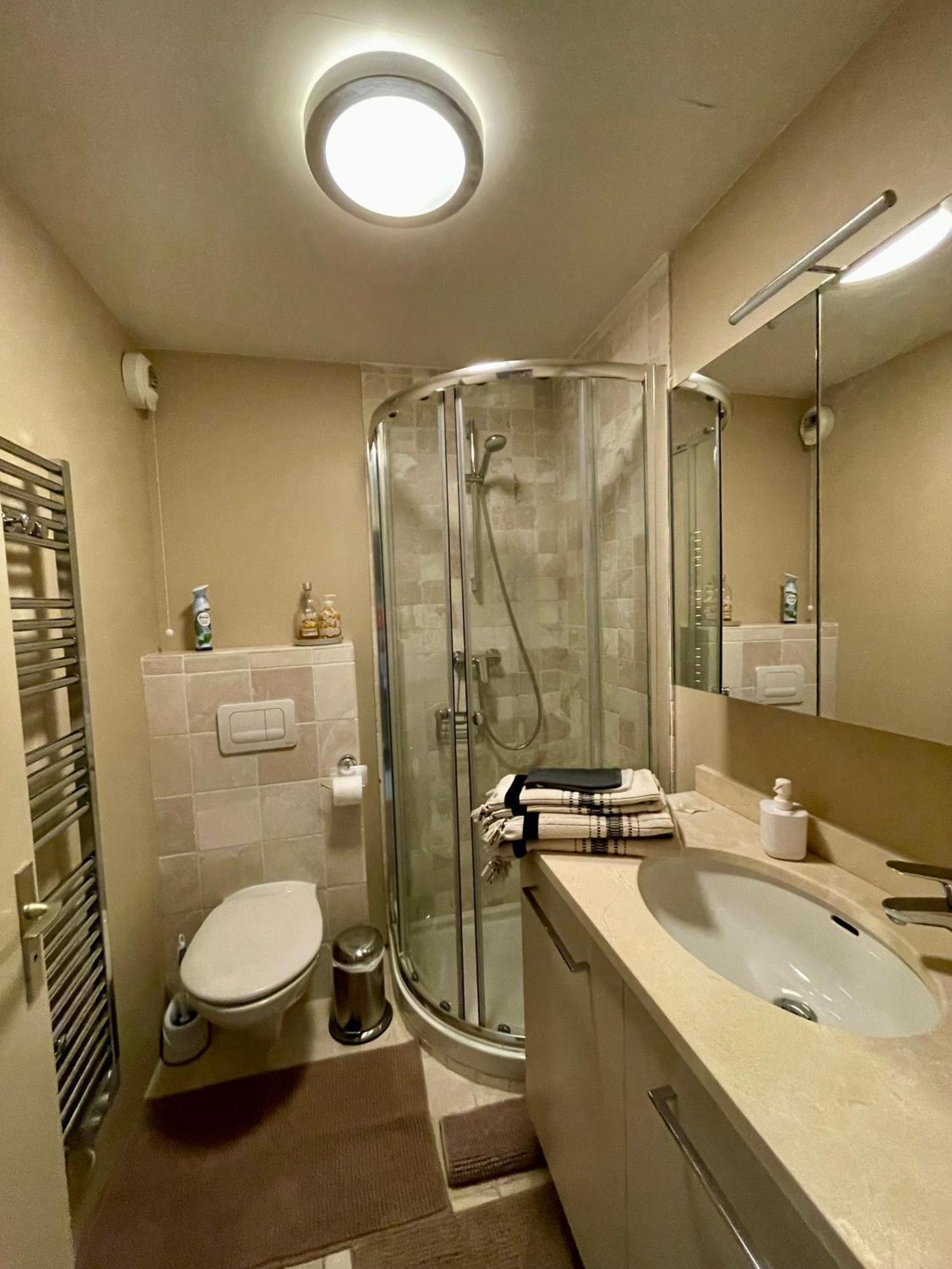 Superbe Appartement En Bord De Mer, Pres Du Centre Et Des Plages Menton Bagian luar foto