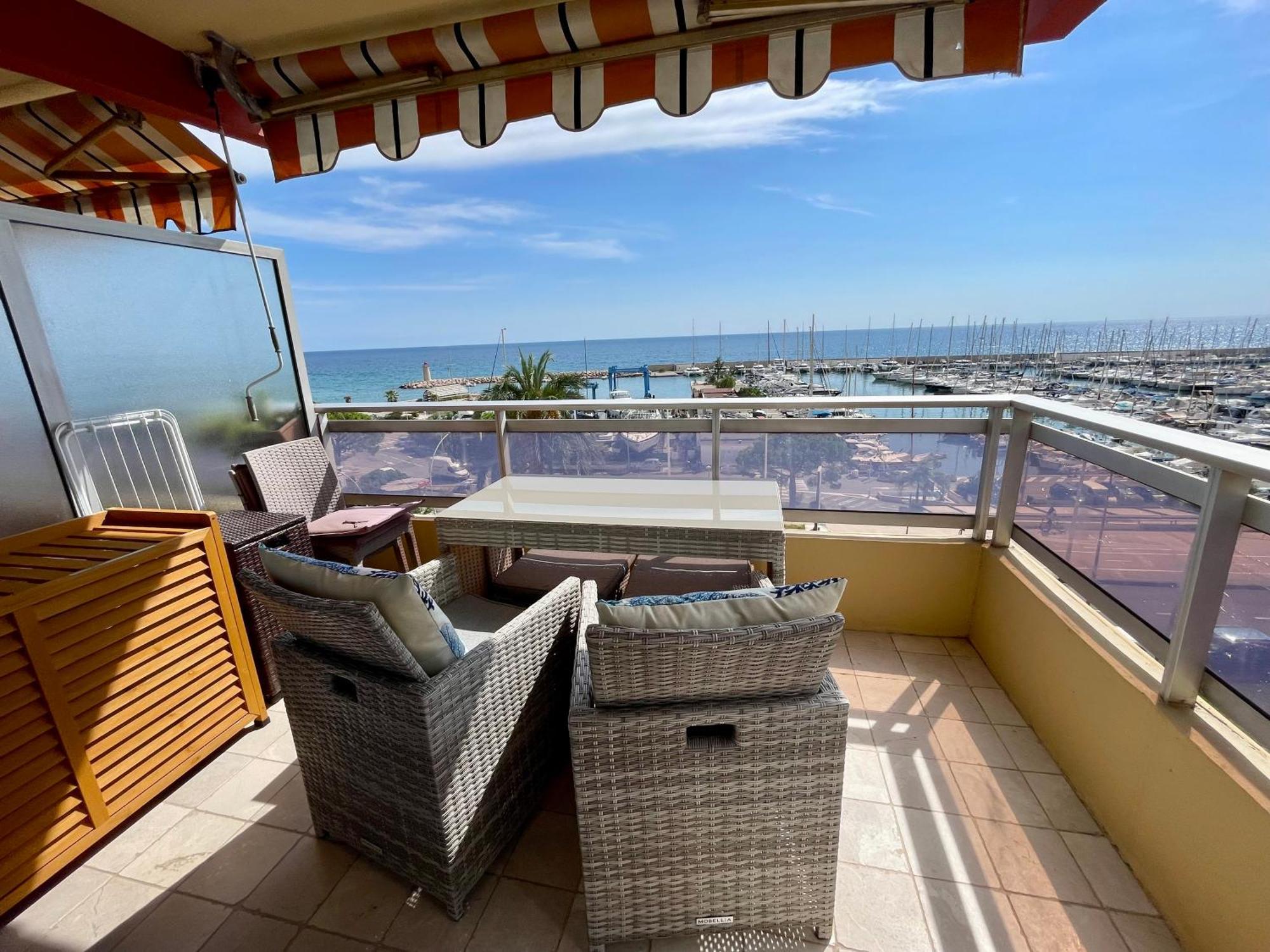 Superbe Appartement En Bord De Mer, Pres Du Centre Et Des Plages Menton Bagian luar foto