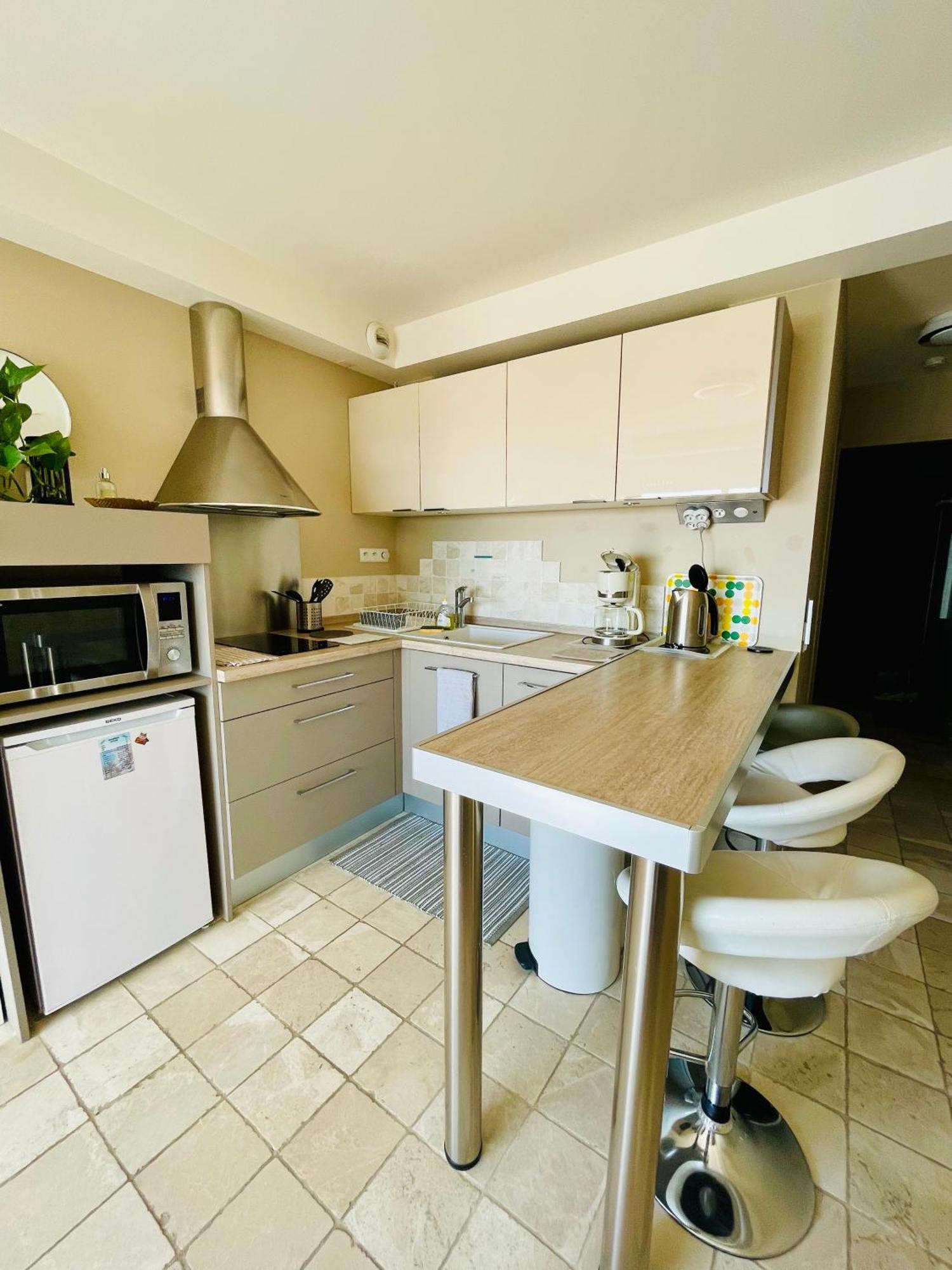 Superbe Appartement En Bord De Mer, Pres Du Centre Et Des Plages Menton Bagian luar foto