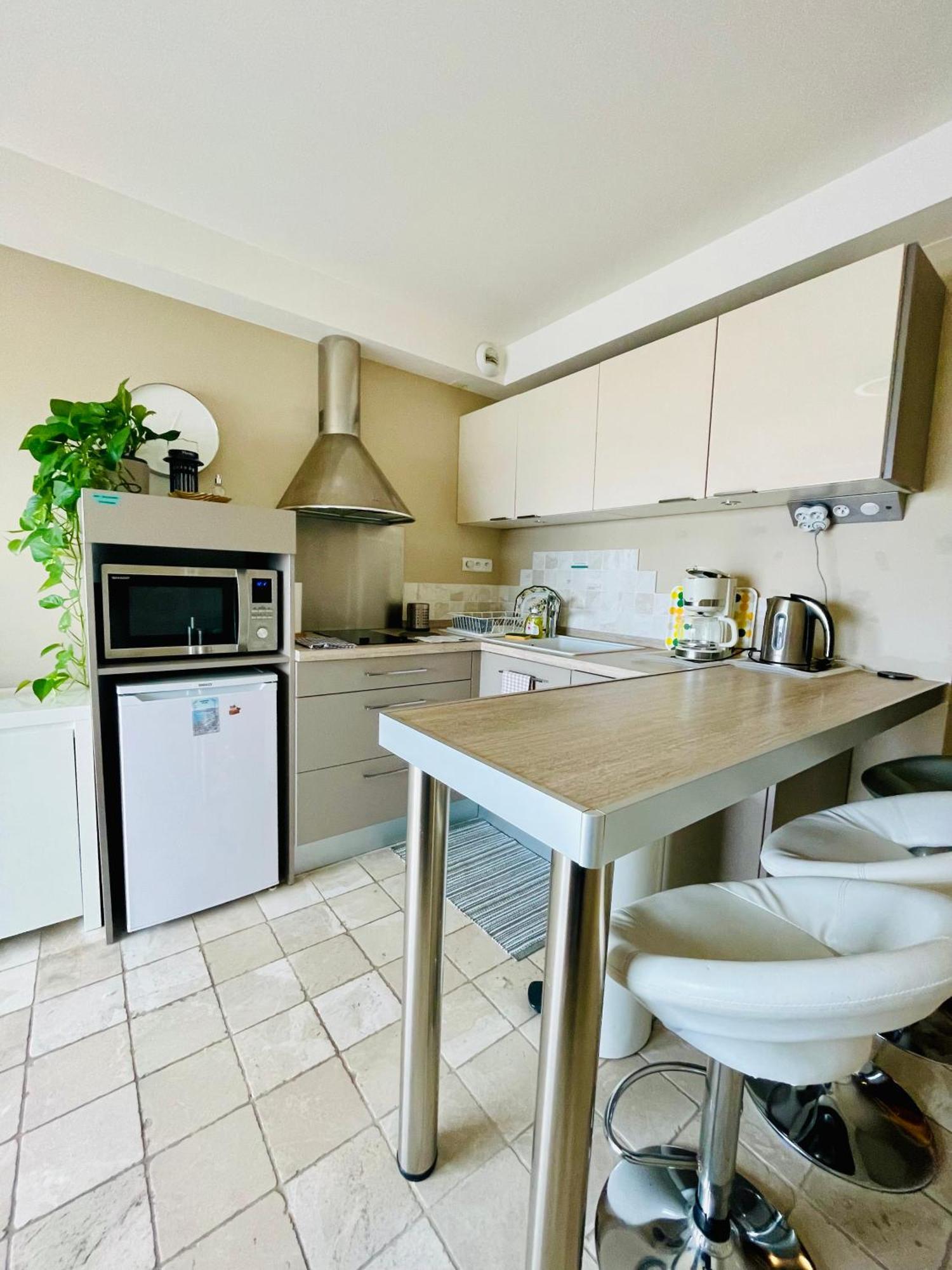 Superbe Appartement En Bord De Mer, Pres Du Centre Et Des Plages Menton Bagian luar foto