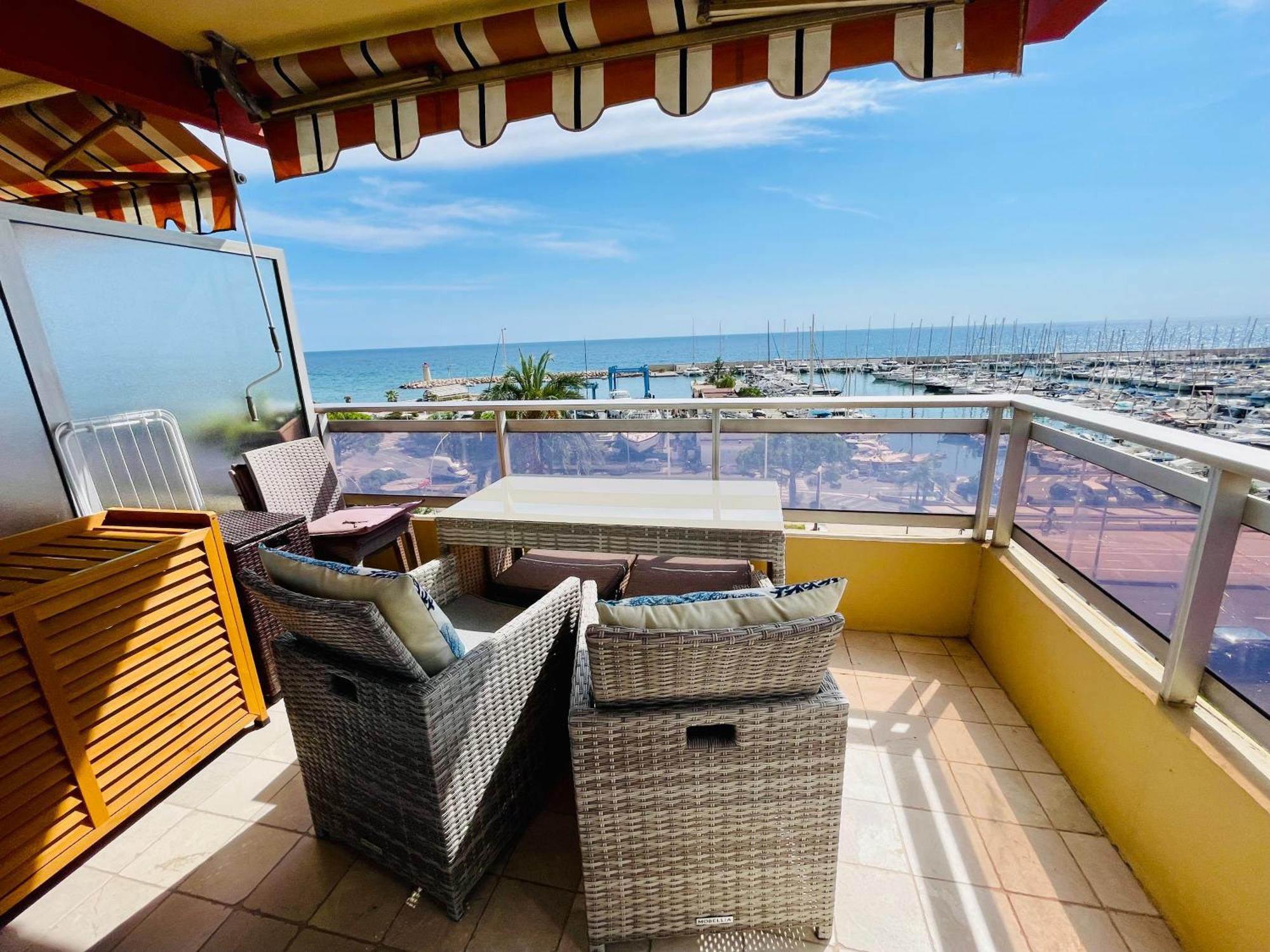 Superbe Appartement En Bord De Mer, Pres Du Centre Et Des Plages Menton Bagian luar foto